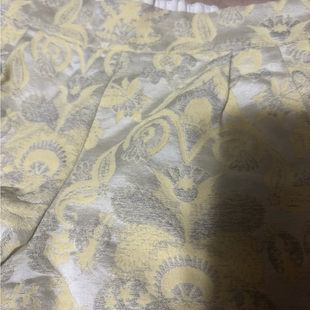 Wilfred High Waist Floral Shorts - Cream and Yellow silk trim size 4 - Picture 5 of 10